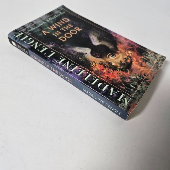 A Wind In The Door Paperback. Bundle any 3 paperbacks for $15. - Picture 2 of 3